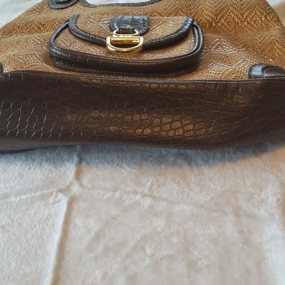 Tan And Brown Short Shoulder Handle Purse - Picture 7 of 7